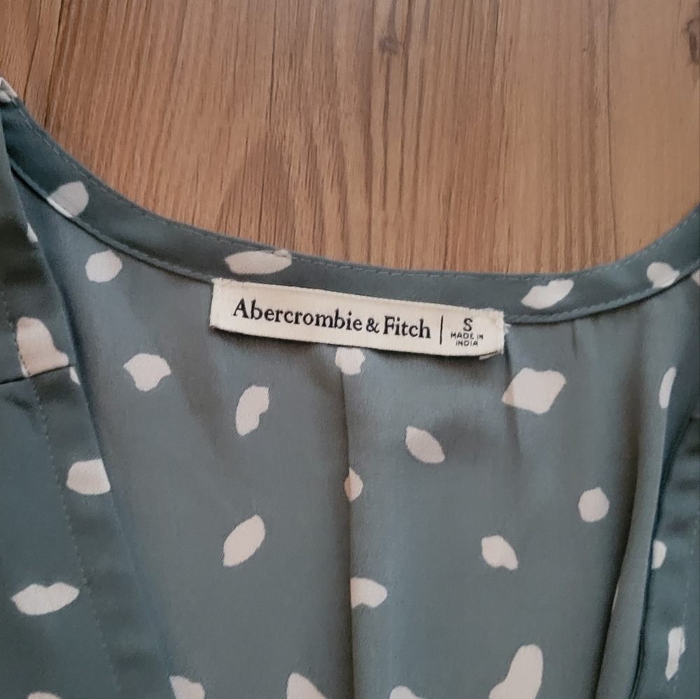 Abercrombie Peasant Top - Picture 3 of 10